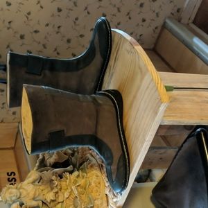 PUMA Vintage mid rise boots.